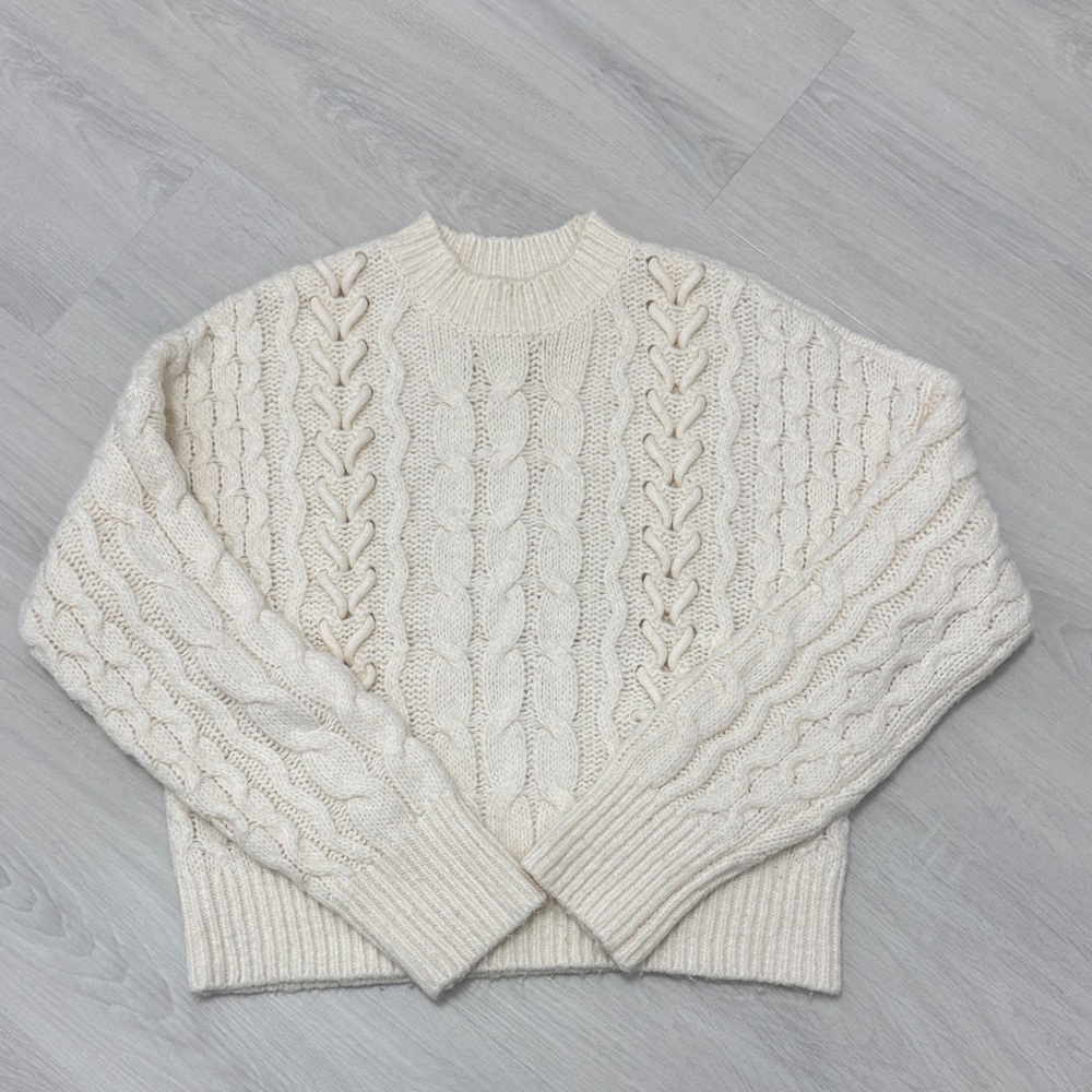 Abercrombie & Fitch Cream Cable Knit Sweater